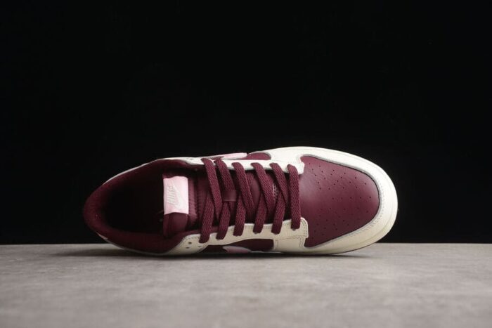 Nike Dunk Low Premium Valentine's Day - Image 6