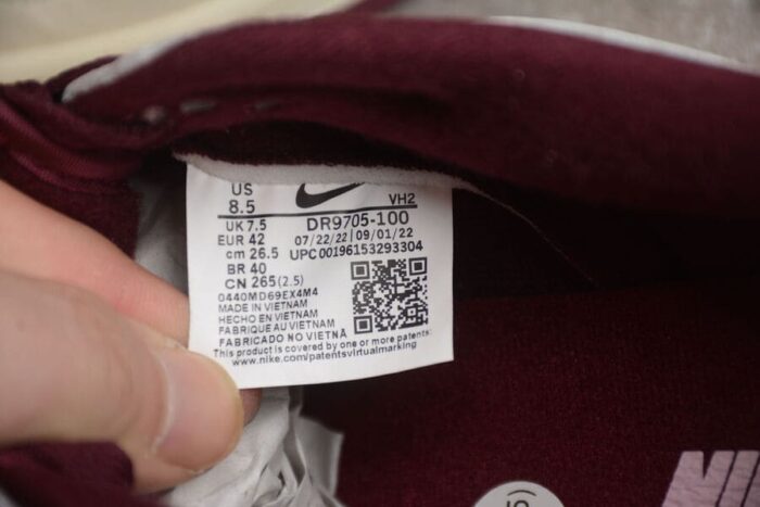 Nike Dunk Low Premium Valentine's Day - Image 11