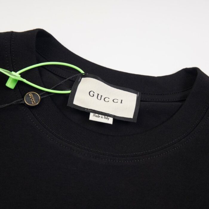 T-shirt Gucci Red Gradient Logo Black GC039 - Image 6