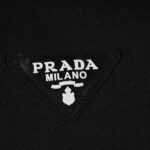 T-shirt Prada Crest Logo Black PD018 - Image 4