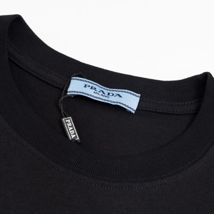 T-shirt Prada Logo Patch Black PD015 - Image 7