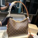 Louis Vuitton  CarryAll MM Monogram Bag LV266 - Image 2